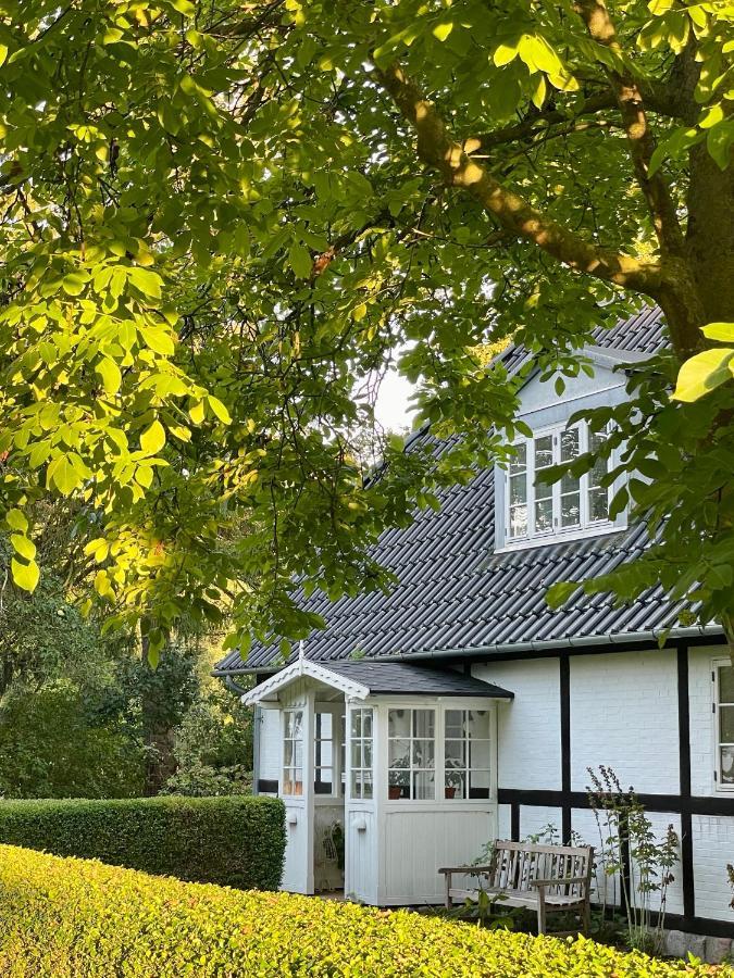 Strandby 1847 B&B Nykøbing Falster Buitenkant foto