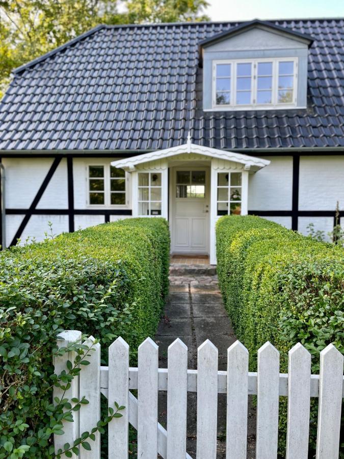 Strandby 1847 B&B Nykøbing Falster Buitenkant foto